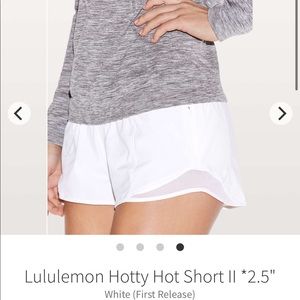lululemon Hotty Hot Short 2.5”